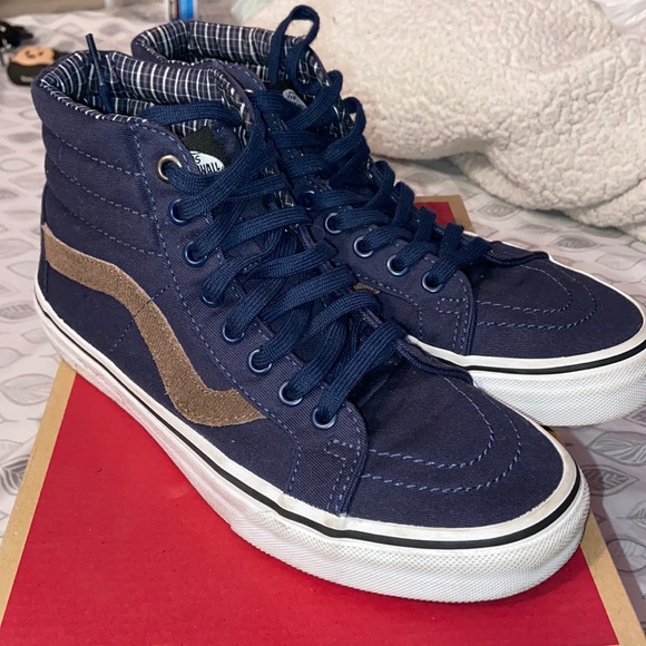 Vans - Picture 1 of 4